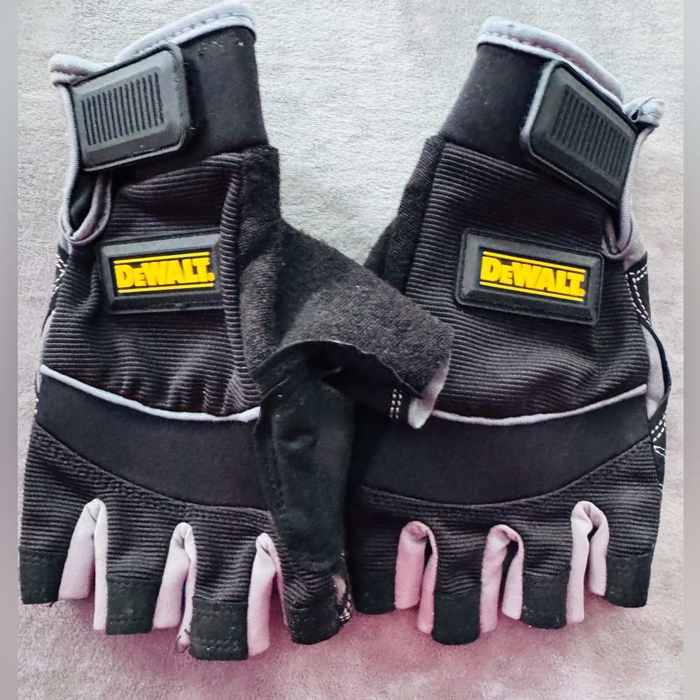 DeWalt DPG230XL Technicians Fingerless Synthetic Leather Glove, X-Large